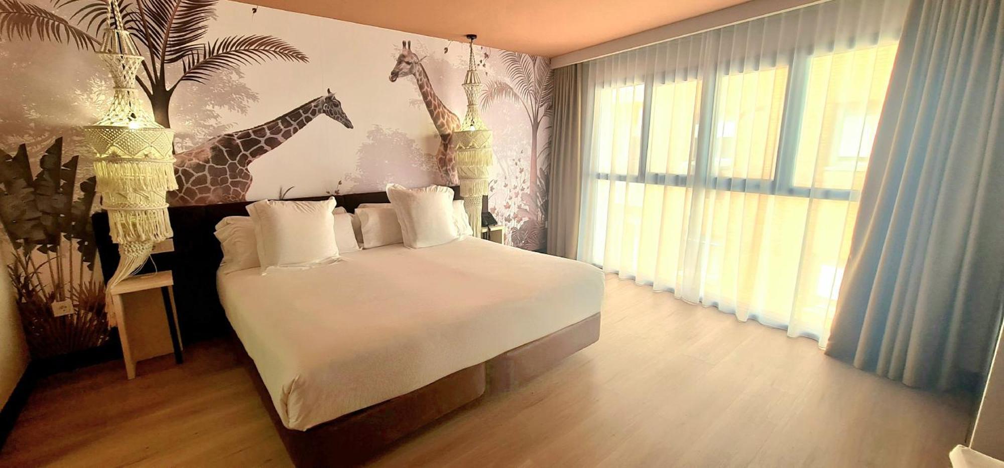 Hotel Suites Moma Centro Villanueva De La Serena Ngoại thất bức ảnh