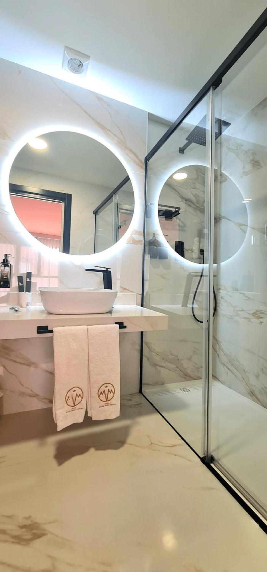 Hotel Suites Moma Centro Villanueva De La Serena Ngoại thất bức ảnh